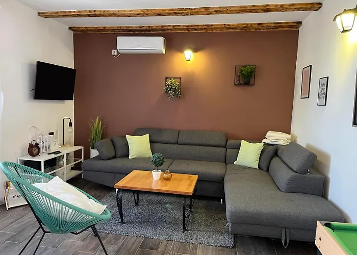 Stylish Holiday Home Lorena
